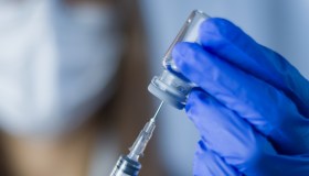 Hantavirus sulla nave da crociera, nessun lockdown all’orizzonte e vaccino in 10 mesi