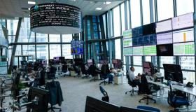 Spread Btp-Bund in calo a 75 punti base, rendimenti al 3,85% in apertura