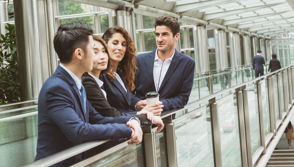 stage stipendio medio attorno ai 600 euro per i neolaureati rischio fuga all8217estero