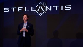 Stellantis investe 60 miliardi, accordo con Cina: fabbriche salve e nuova e-car economica
