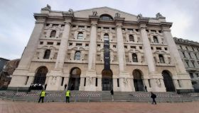 La Borsa del 15 maggio, Piazza Affari si allontana dai 50mila punti e chiude a -1,9%