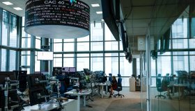 La Borsa del 20 maggio, Milano poco mossa: bene StM ma calano Nexi e Lottomatica