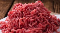 Carne bovina richiamata dai supermercati per rischio microbiologico, i lotti interessati