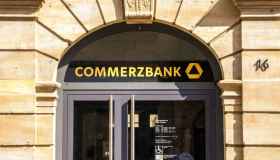 Risiko bancario, la BCE bacchetta Berlino: De Guindos difende l’offerta UniCredit