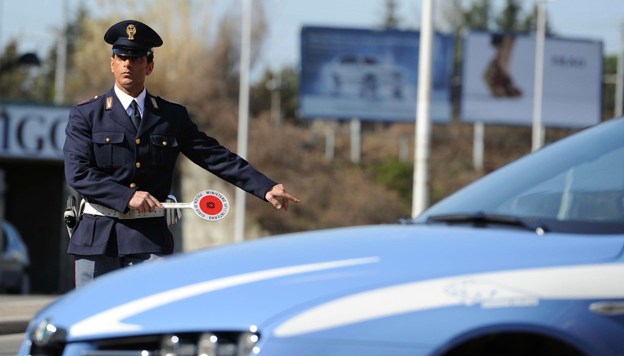https://quifinanza.it/wp-content/uploads/sites/5/2026/05/concorso-4400-posti-polizia-allievi-agenti.jpg