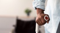 Permessi Legge 104 per parenti acquisiti, senza requisiti bisogna restituire tutto