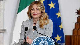 Sondaggi politici, Meloni salda al 29% mentre Schlein rallenta: Conte perde quasi un punto