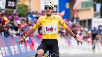 Tadej Pogacar patrimonio, 12 milioni all’anno e record tra i ciclisti