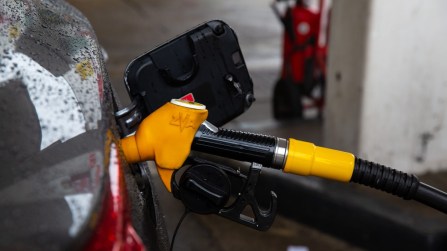 Carburanti, taglio delle accise prorogato fino al 6 giugno: quanto costano benzina e diesel