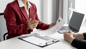 Stipendio negli annunci di lavoro, addio ai colloqui al buio: come cambiano le regole