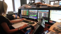 Spread Btp-Bund a 72 punti base, rendimenti a 3,65% e quasi 7 miliardi dai Btp Italia Sì