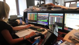 Spread Btp-Bund a 72 punti base, rendimenti a 3,65% e quasi 7 miliardi dai Btp Italia Sì