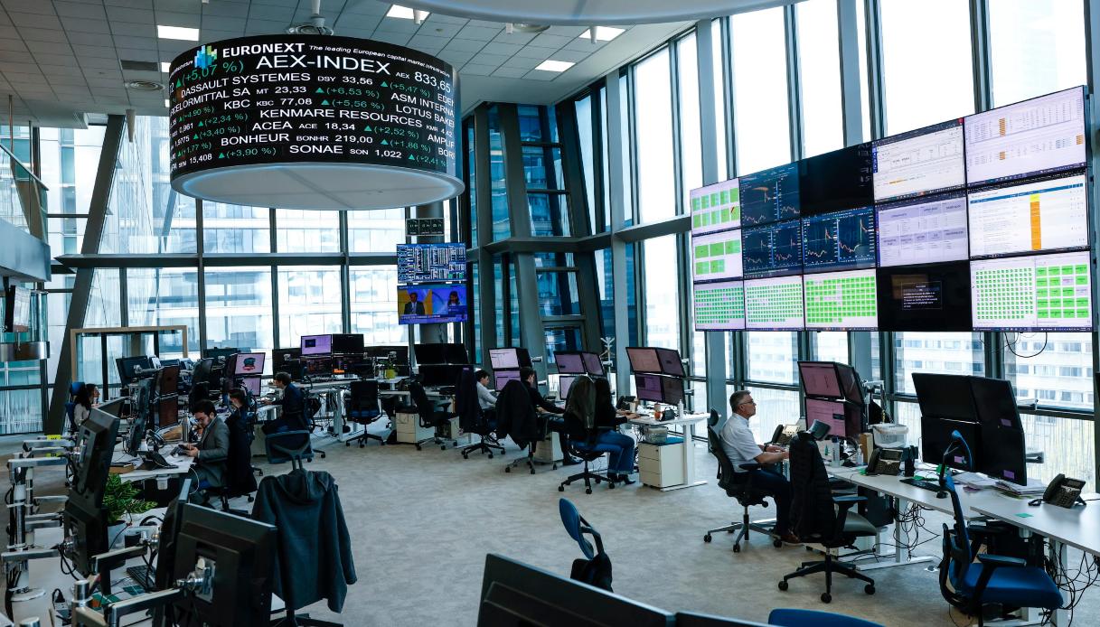 Spread Btp-Bund a 75 punti base, rendimenti al 3,61%: 13,5 miliardi dalle aste dei titoli