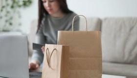 Nuove regole per gli acquisti online, come cambiano i resi dal 19 giugno 2026