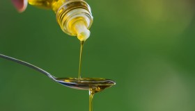 Olio extravergine a prezzi troppo bassi, come riconoscere quello vero ed evitare i falsi
