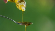 Olio extravergine a prezzi troppo bassi, come riconoscere quello vero ed evitare i falsi