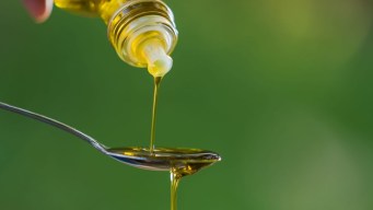 Olio extravergine a prezzi troppo bassi, come riconoscere quello vero ed evitare i falsi