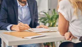 Trovare lavoro in Italia, i settori e i ruoli dove la ricollocazione è più veloce