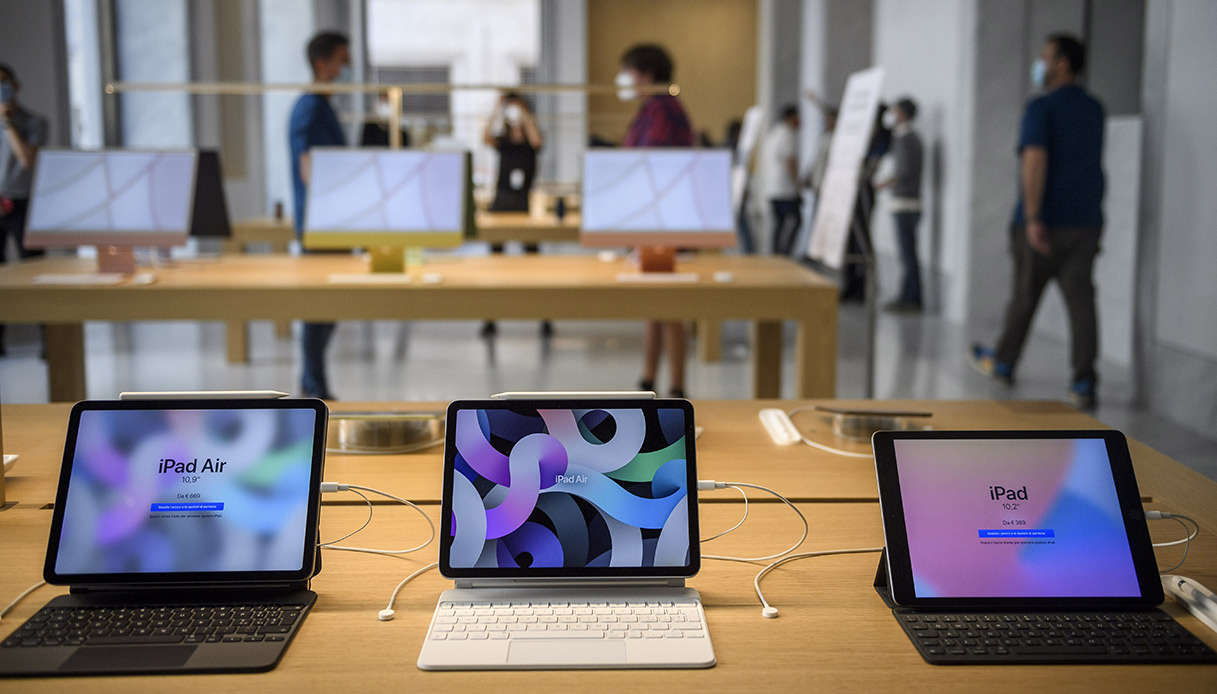 Apple aumenta i prezzi anche in Italia: rincari per Mac e iPad oltre i 500 euro