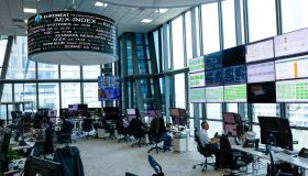 La Borsa del 19 giugno, Piazza Affari positiva con Avio e Leonardo: giù i titoli oil