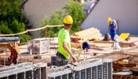 Caldo estremo, scatta l’ordinanza: stop al lavoro all’aperto nelle ore più calde