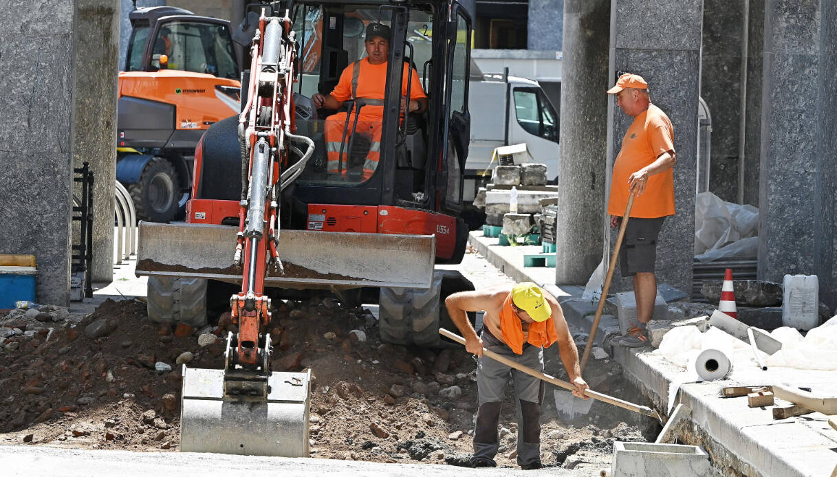 Caldo estremo, divieto di lavoro nelle ore torride e cassa integrazione: a chi spetta