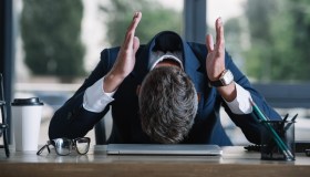 Stress da lavoro e licenziamento, dalla Cassazione stop a orari insostenibili con reintegro
