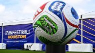 Il Mondiale dei 13 miliardi: come FIFA, brand e città monetizzano 104 partite