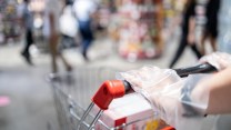 Ghiaccio richiamato dai supermercati, presenza entero-cocchi: i rischi per la salute