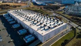 L’IA consuma come 1,3 miliardi di persone, acqua e suolo in pasto ai data center: rapporto ONU