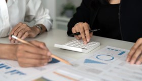 Premio di risultato anche ai lavoratori somministrati: la Cassazione rafforza la parità