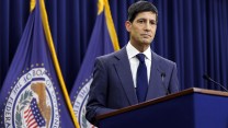 Fed, debutto da falco per Warsh: tassi fermi