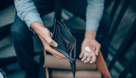 Lavoro povero, quasi metà occupati nel terziario guadagna meno di 1200 euro al mese