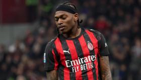 Leao pronto all’addio, il Milan può incassare fino a 50 milioni e risparmiarne 12 all’anno