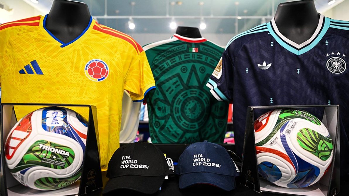 Mondiali 2026, il carrello dei tifosi: quanto costa vivere il torneo tra maglie, snack e supermercati