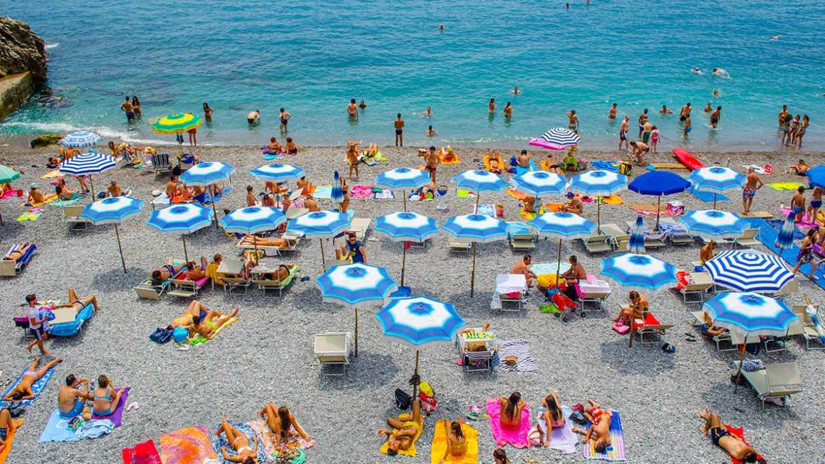 Spiagge più care del 24% in cinque anni: quanto costa davvero andare al mare nel 2026