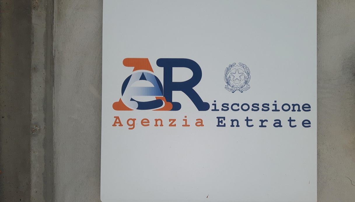 Tassa etica sui redditi, scadenza il 30 giugno: cos’è e chi paga il 25%
