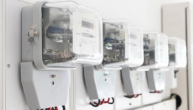 L’Ue taglia le bollette elettriche con tasse sul gas e meno oneri di rete