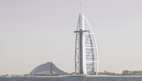 Dubai approva un bonus da 800 dollari per i turisti che visitano la città
