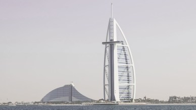 Dubai approva un bonus da 800 dollari per i turisti che visitano la città