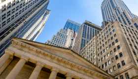 Brent verso 80 dollari, CPI USA e banche di Wall Street: mercati al test