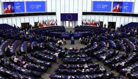 Chat Control 1.0 al voto al Parlamento Ue, cos’è la legge che rimuove la privacy dalle chat