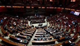 Il Senato assume segretari parlamentari, stipendi superiori a 45.000 euro: come fare domanda