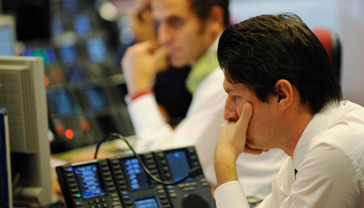 Spread Btp Bund a 76 punti base, rendimenti al 3,70% per i titoli italiani