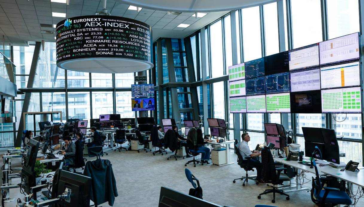 Spread Btp-Bund in calo a 78 punti, dall’asta dei Bot 8 miliardi di euro: i rendimenti