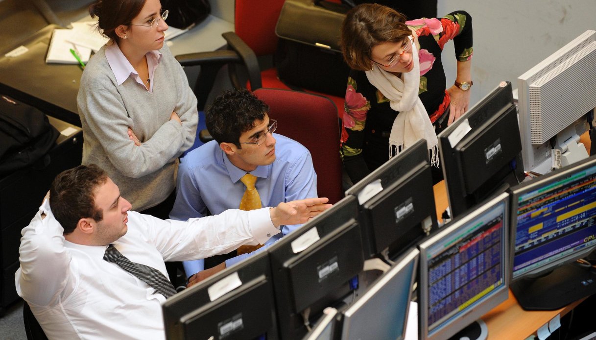 spread btp bund in calo a 75 punti base e rendimenti al 383 dalle aste 155 miliardi da Quifinanza.it spread btp bund in calo a 75 punti base e rendimenti al 383 dalle aste 155 miliardi