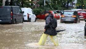 Temporali e grandine in arrivo in Italia, le aree a rischio: cosa fare per i danni