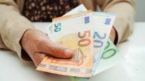 Pensioni di agosto, doppia data di pagamento e rimborsi 730: cosa cambia per gli assegni
