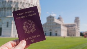Fare il passaporto alle Poste, oltre 256mila richieste: costo, documenti e consegna a domicilio