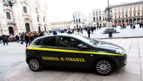 Banca occulta smantellata a Milano, evasione e riciclaggio: sequestri per 2,5 milioni